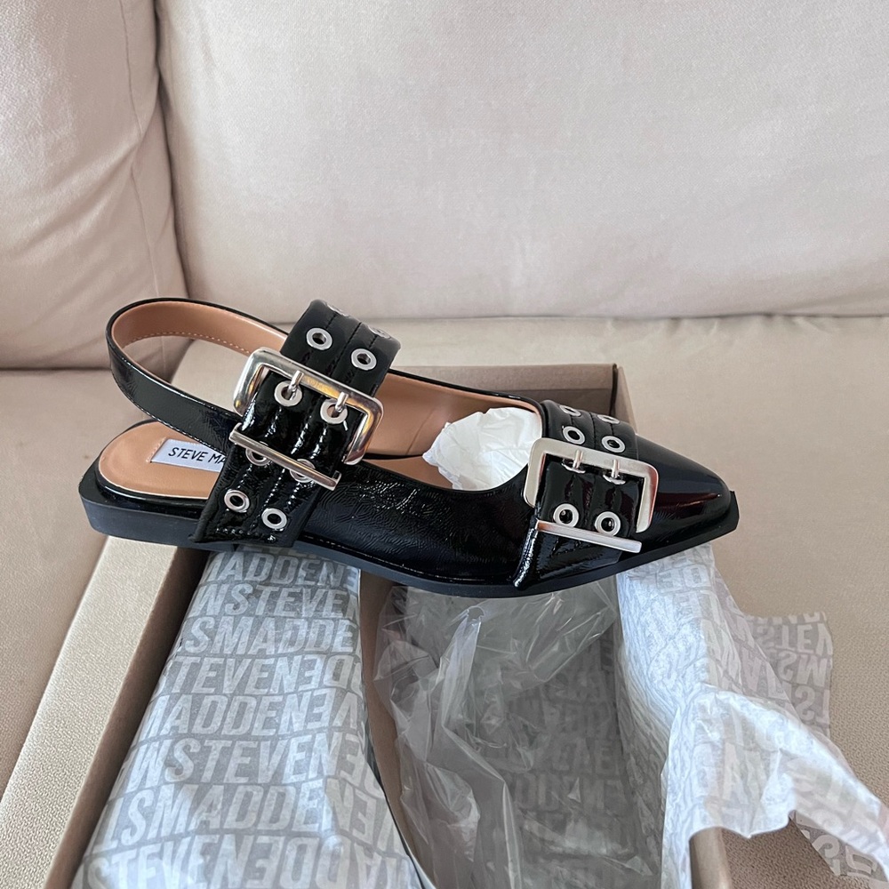 Steve Madden Graya Black flats ~ NIB